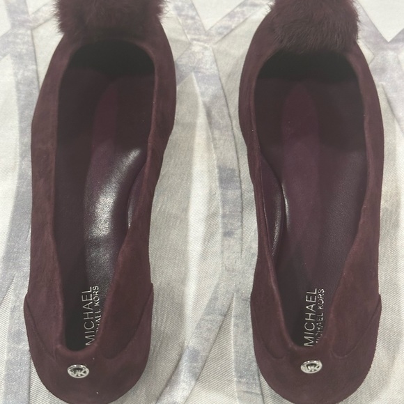Michael Kors new suede shoes with pretty bow plum color - Picture 2 of 3
